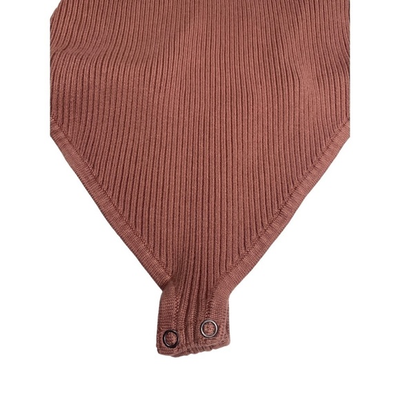 Abercrombie and Fitch Asymmetrical Dusty Rose Mauve Knit Bodysuit Sz Sm - Picture 4 of 6